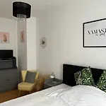 Stilvolle Altstadtwohnung Mit 2 Schlafzimmern Apartmán *